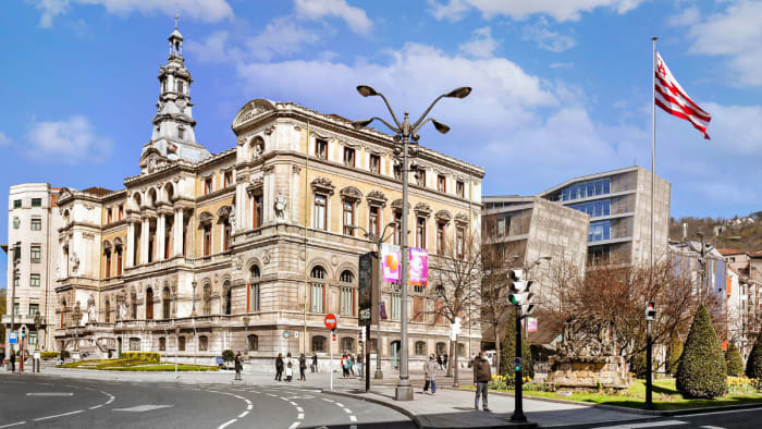 Athletic Bilbao's flag flies at city hall